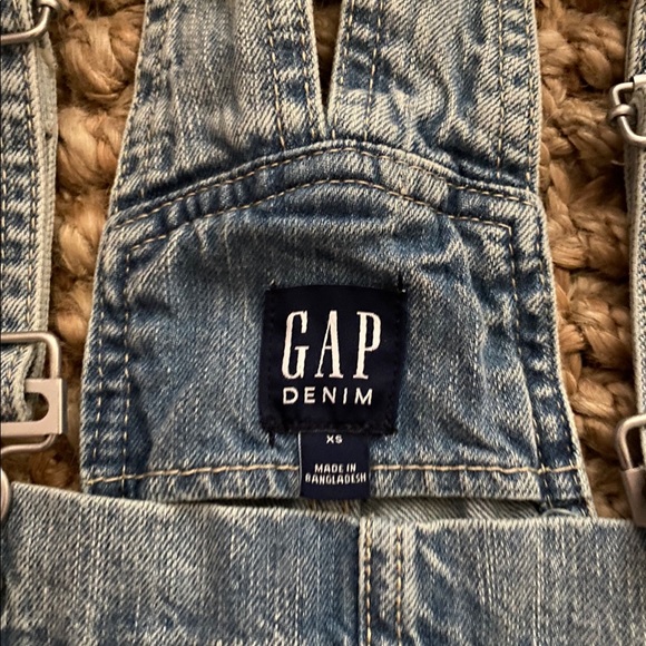 GAP JEAN DENIM SHORTS SHORTALLS NWT Size XS - Picture 4 of 6